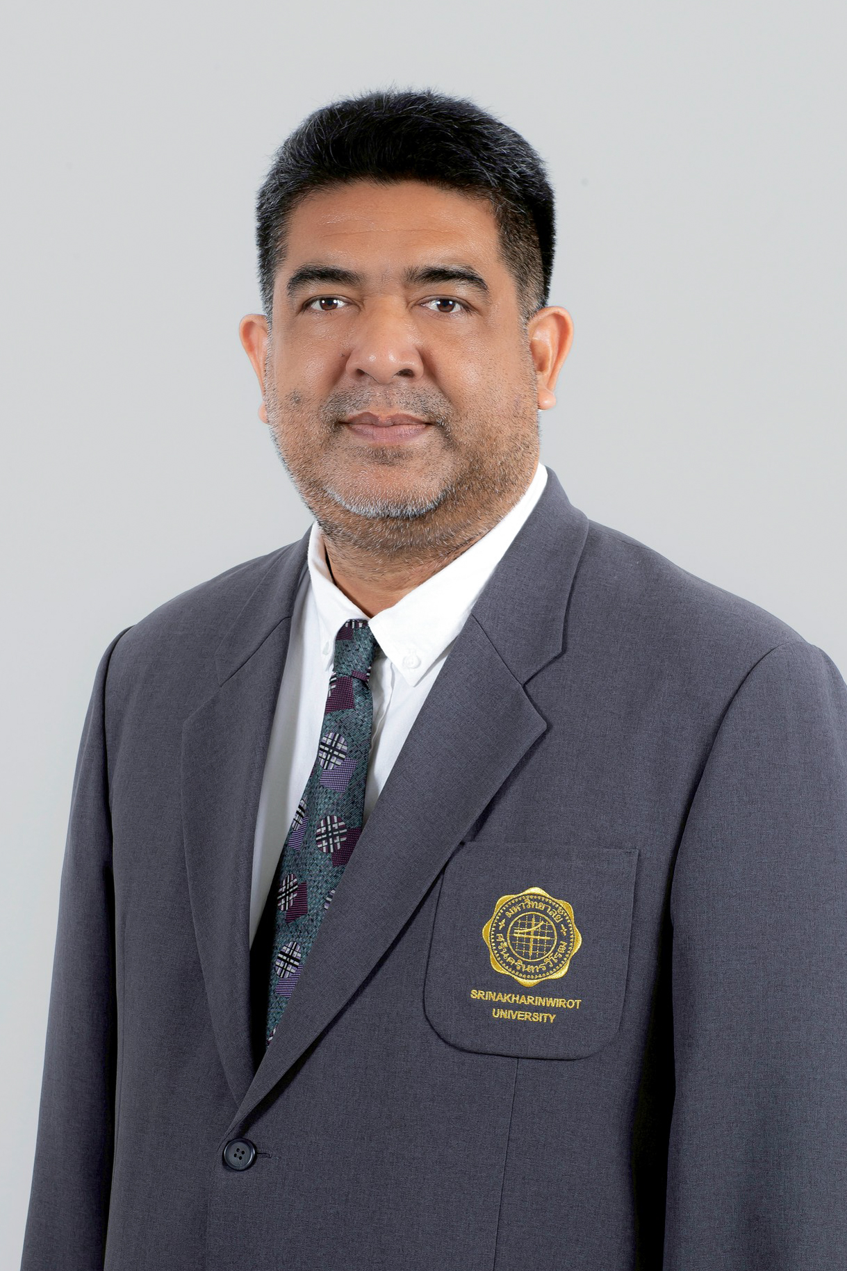 รองศาสตราจารย์ ดร.กัมปนาท บริบูรณ์